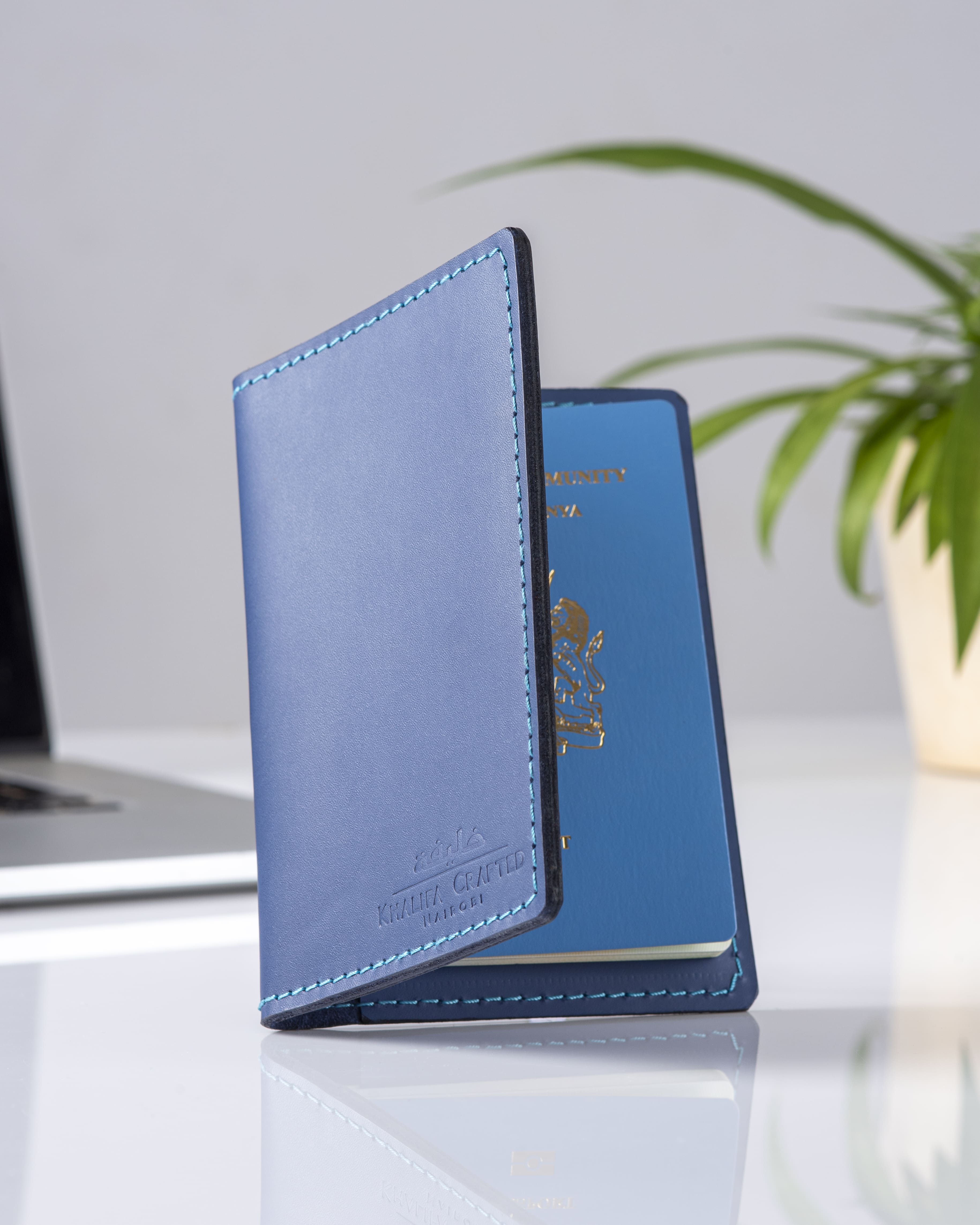 Cardless Dual Passport Holder thumbnail